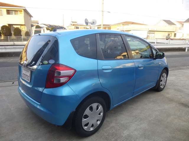 フィッ1.3 G-FP/G CVT走行少な目7.4万kmナビ、テレビ、バックカメラ付き!!