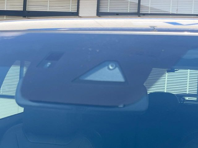 �y�X�}�[�g�V�e�B�u���[�L�T�|�[�g�z�ᑬ���s���ɑO���̎ԗ�����F�����A�Փ˂������Ȏ��͌x��ƃu���[�L�ŏՓˉ���Ɣ�Q�y�����A�V�X�g�B�����S�Ƀh���C�u�����y���݂��������܂��B