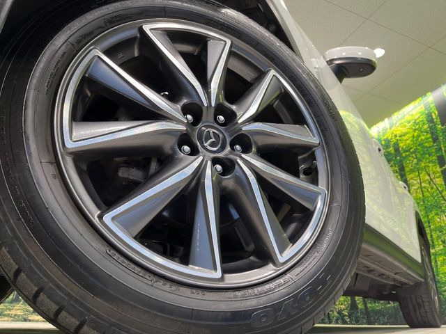 �y����19�C���`�A���~�z�C�[���z�O�ςɃ}�b�`���������A���~�z�C�[���𑕒����Ă���܂��B�e��ЊO�A���~�z�C�[����A�X�^�b�h���X�^�C�����戵�����Ă���܂��B���񂲑��k����������