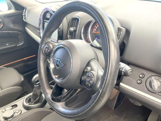 ���n���h�����̃X�������Ȃ��A���ꂢ�ȏ�Ԃ��ێ����Ă���܂��B�e�X�C�b�`���̓�����m�F�ς݂ł��B