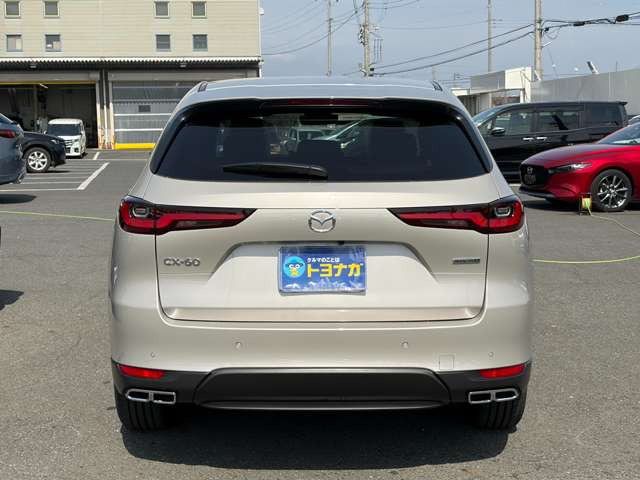 ご契約から納車まで担当営業を中心に、各スタッフ全員協力の上、迅速に進めさせていただきます。契約後車庫証明等の手続き中に、納車前車検又は点検をさせていただき、ご納車の準備をさせていただきます。