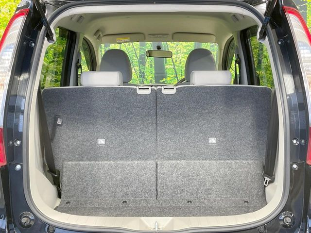 ���i�̂���������ʋ΁A���}���ɏ\���ȉ׎��X�y�[�X���m�ۂ��Ă���܂��B�Z�J���h�V�[�g��|���ƁA�傫�ȉו��̐ύڂ��\�ł���