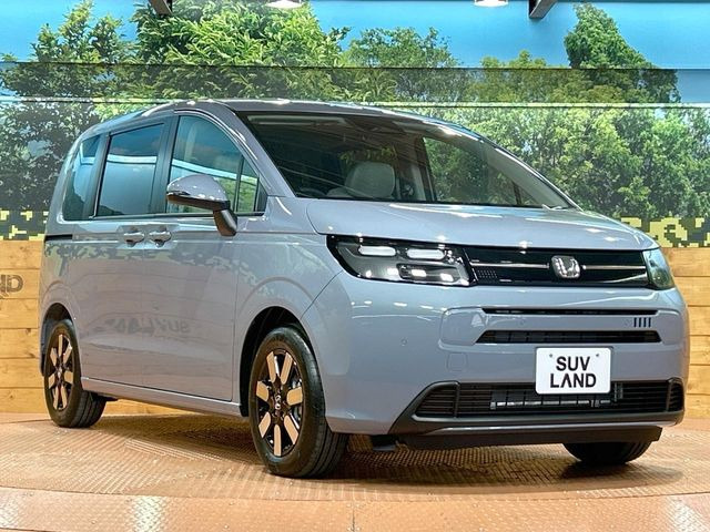 高透明度のガラス皮膜で撥水はもちろん、上質なツヤ・光沢を実現。紫外線や酸性雨から大切な愛車を保護し、色あせ・劣化を防止。「弾スプラッシュコート」、「弾プリミッサコート」からお選びいただけます。