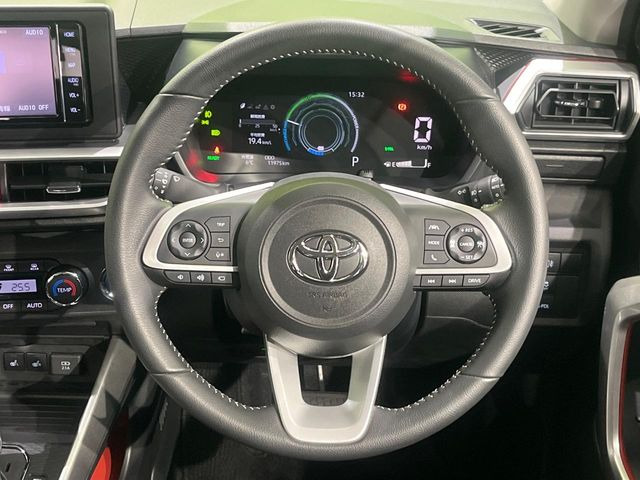 �y�����v�����X�e�A�����O�z�㎿�Ȋv���g�p���邱�ƂŁA��ɂ����������݂ƂĂ��^�]���₷���n���h���ł���