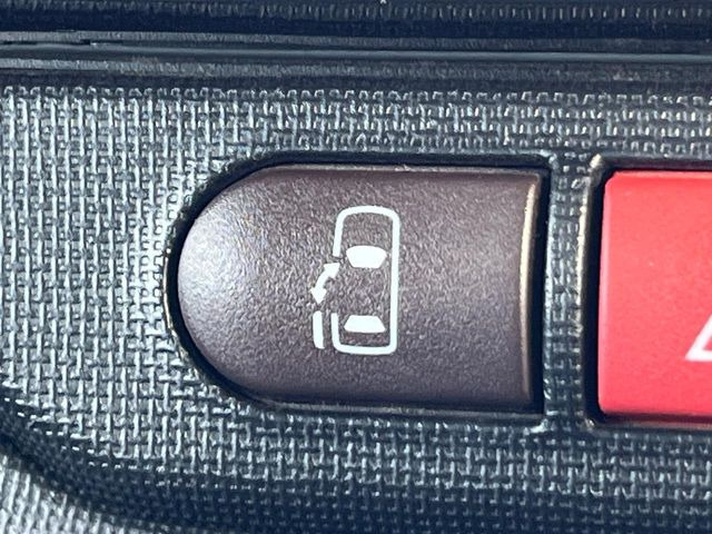 �y�p���[�X���C�h�h�A�z�X�}�[�g�L�[��^�]�Ȃ̃X�C�b�`�ŃX���C�h�h�A�̊J���\���d��������͂����ăh�A���J����K�v�������A���������q�l�ł��A�d���ו��������Ă��鎞�����N�ɊJ���߂ł��܂���