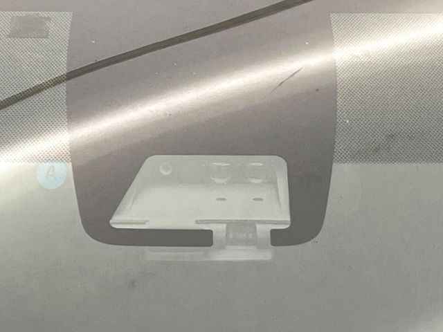 【トヨタセーフティセンス】走行中に前方の車両等を認識し、衝突しそうな時は警報とブレーキで衝突回避と被害軽減をアシスト。より安全にドライブをお楽しみいただけます。