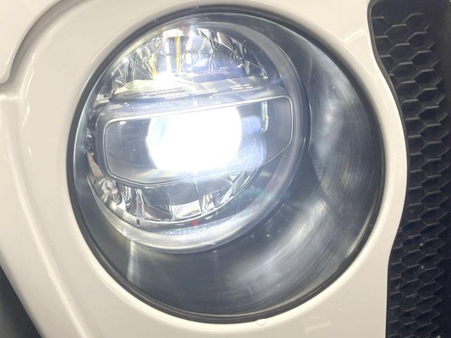 ��LED�w�b�h���C�g:��ԑ��s�����ǍD�Ȏ��E���m�ۂ����S���ĉ^�]�ł��鍂�P�xLED�w�b�h���C�g�𑕔�!�_�����x�������A����d�͂��}�����Ă��܂��B