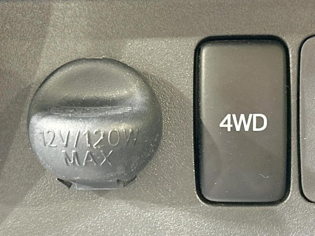 �y�h���C�u���[�h�X�C�b�`�z�R���t�H�[�g�ȏ�薡����X�|�[�e�B�ȏ�薡�܂ŃX�C�b�`��Ő؂�ւ��\�B�V�[����C���ɍ��킹�����[�h��I�ׂ΁A�����̃h���C�u������w�y�����Ȃ�܂���