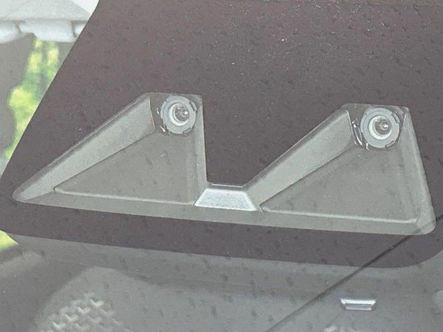 �y�X�}�[�g�A�V�X�g�z���s���ɑO���̎ԗ�����F�����A�Փ˂������Ȏ��͌x��ƃu���[�L�ŏՓˉ���Ɣ�Q�y�����A�V�X�g�B�����S�Ƀh���C�u�����y���݂��������܂��B