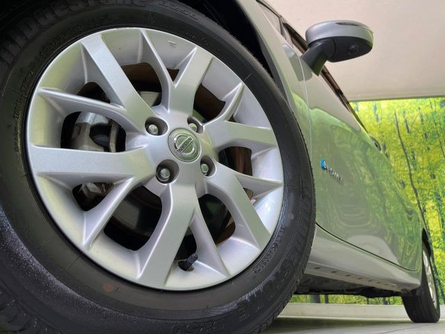 �y����15�C���`�A���~�z�C�[���z�O�ςɃ}�b�`���������A���~�z�C�[���𑕒����Ă���܂��B�e��ЊO�A���~�z�C�[����A�X�^�b�h���X�^�C�����戵�����Ă���܂��B���񂲑��k����������