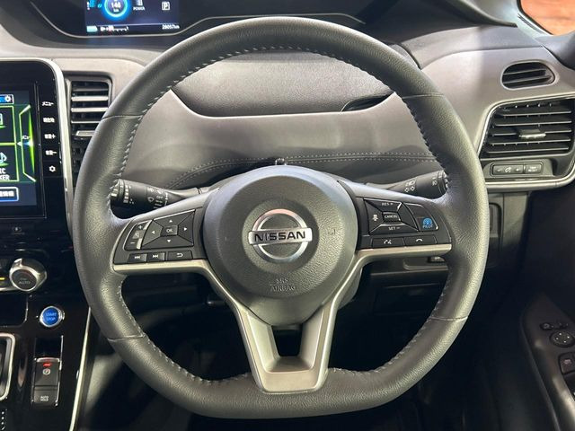 �y�����v�����X�e�A�����O�z�㎿�Ȋv���g�p���邱�ƂŁA��ɂ����������݂ƂĂ��^�]���₷���n���h���ł���