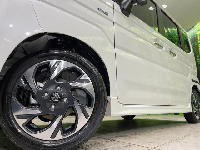 �y����15�C���`�A���~�z�C�[���z�O�ςɃ}�b�`���������A���~�z�C�[���𑕒����Ă���܂��B�e��ЊO�A���~�z�C�[����A�X�^�b�h���X�^�C�����戵�����Ă���܂��B���񂲑��k����������