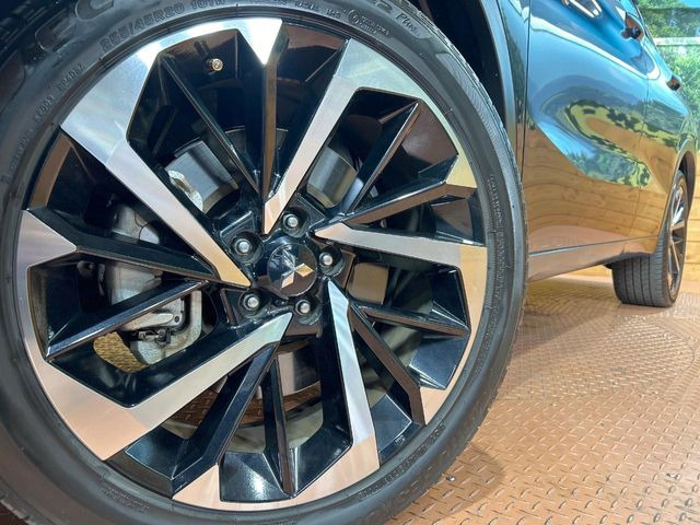 �y����20�C���`�A���~�z�C�[���z�O�ςɃ}�b�`���������A���~�z�C�[���𑕒����Ă���܂��B�e��ЊO�A���~�z�C�[����A�X�^�b�h���X�^�C�����戵�����Ă���܂��B���񂲑��k����������