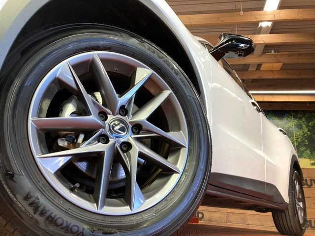 �y����17�C���`�A���~�z�C�[���z�O�ςɃ}�b�`���������A���~�z�C�[���𑕒����Ă���܂��B�e��ЊO�A���~�z�C�[����A�X�^�b�h���X�^�C�����戵�����Ă���܂��B���񂲑��k����������