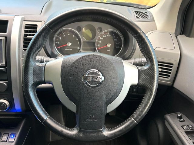 �y�����v�����X�e�A�����O�z�㎿�Ȋv���g�p���邱�ƂŁA��ɂ����������݂ƂĂ��^�]���₷���n���h���ł���