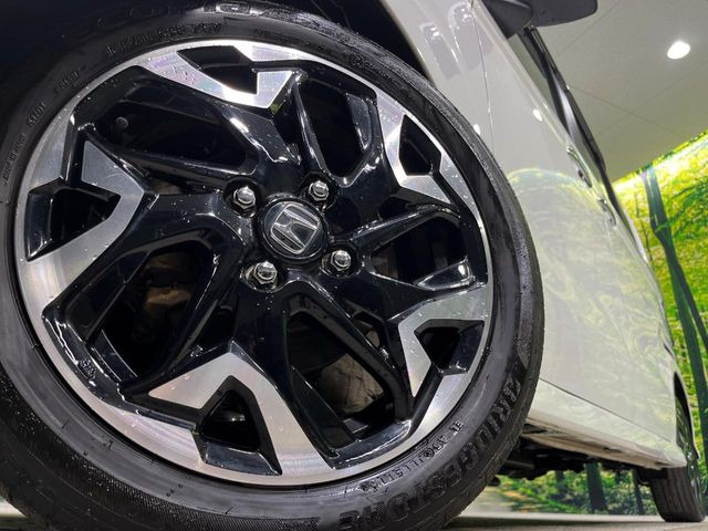 �y����15�C���`�A���~�z�C�[���z�O�ςɃ}�b�`���������A���~�z�C�[���𑕒����Ă���܂��B�e��ЊO�A���~�z�C�[����A�X�^�b�h���X�^�C�����戵�����Ă���܂��B���񂲑��k����������