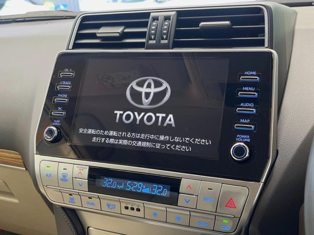 �y9�C���` �f�B�X�v���C�I�[�f�B�I�z���ʃf�B�X�v���C�ւ������̃X�}�[�g�t�H���ƘA�g���āA�i�r��bluetooth�ł̉��y�Đ����\�ł���f�U�C���͂�����񑀍쐫���ǍD!�ʓr�i�r�@�\�̎�t�\�ł���