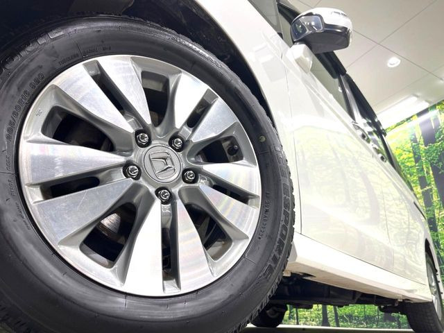 �y����16�C���`�A���~�z�C�[���z�O�ςɃ}�b�`���������A���~�z�C�[���𑕒����Ă���܂��B�e��ЊO�A���~�z�C�[����A�X�^�b�h���X�^�C�����戵�����Ă���܂��B���񂲑��k����������