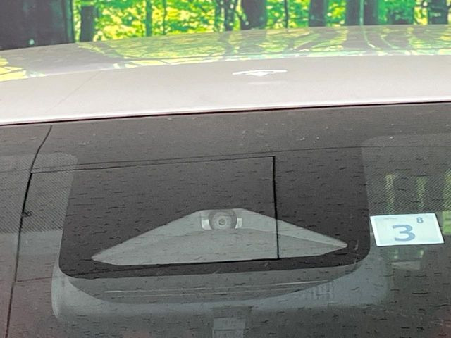 �y�g���^�Z�[�t�e�B�Z���X�z���s���ɑO���̎ԗ�����F�����A�Փ˂������Ȏ��͌x��ƃu���[�L�ŏՓˉ���Ɣ�Q�y�����A�V�X�g�B�����S�Ƀh���C�u�����y���݂��������܂��B