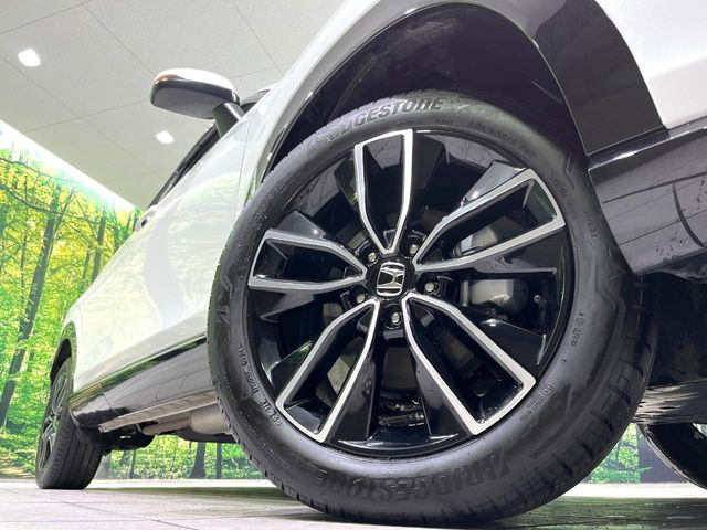 �y����18�C���`�A���~�z�C�[���z�O�ςɃ}�b�`���������A���~�z�C�[���𑕒����Ă���܂��B�e��ЊO�A���~�z�C�[����A�X�^�b�h���X�^�C�����戵�����Ă���܂��B���񂲑��k����������