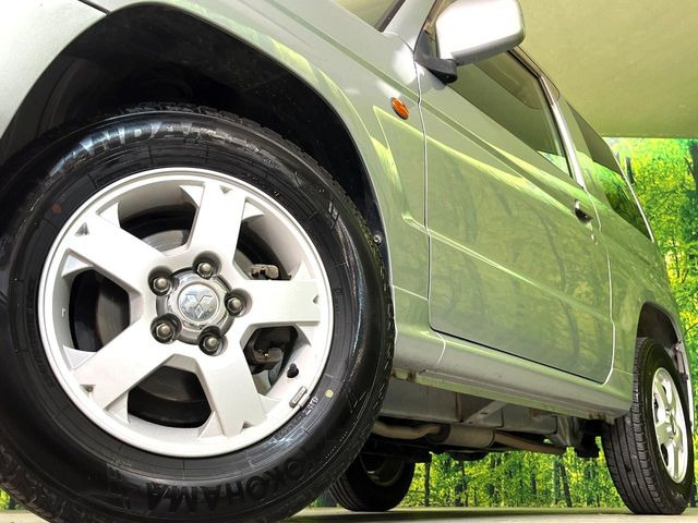 �O�ςɃ}�b�`���������A���~�z�C�[���𑕒����Ă���܂��B�e��ЊO�A���~�z�C�[����A�X�^�b�h���X�^�C�����戵�����Ă���܂��B���񂲑��k����������