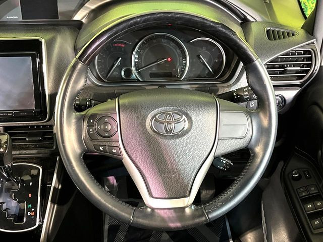 �y�����v�����X�e�A�����O�z�㎿�Ȋv���g�p���邱�ƂŁA��ɂ����������݂ƂĂ��^�]���₷���n���h���ł���