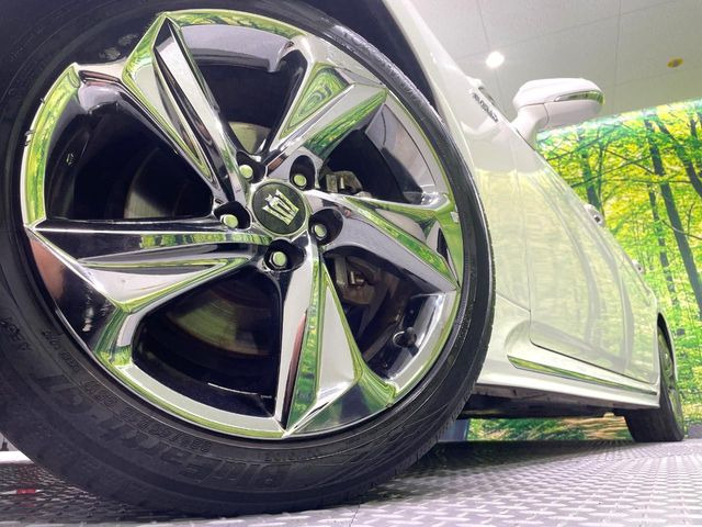 �y����18�C���`�A���~�z�C�[���z�O�ςɃ}�b�`���������A���~�z�C�[���𑕒����Ă���܂��B�e��ЊO�A���~�z�C�[����A�X�^�b�h���X�^�C�����戵�����Ă���܂��B���񂲑��k����������