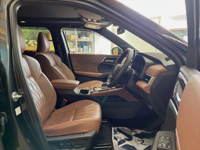 �y�u���E�����U�[�V�[�g�z�f�U�C�����������A�������̂��钃�v�V�[�g�B��ɑ̂ɐG��镔��������A����S�n�̗ǂ��ɂ͂�����肽���ł��ˁ􉘂�̕t����򉻂�}����������R�[�e�B���O�{�H�����X�X���ł����