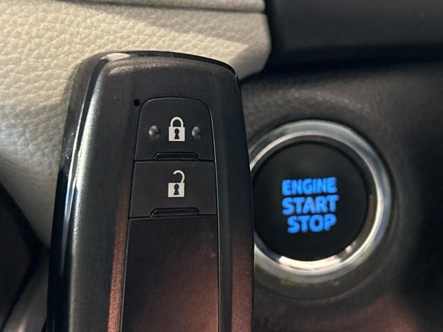 �y�X�}�[�g�L�[�z�J�o����|�P�b�g�ɓ��ꂽ�܂܂ł��h�A�̎{���E�������\�ȃX�}�[�g�L�[�𑕔��B�G���W���̃I���E�I�t�����J�M�����o���K�v����������Ƃ��Ă��֗��ł���