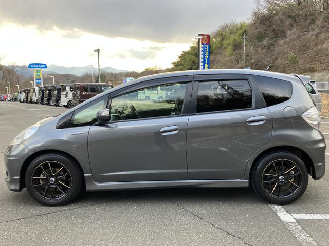 フィットハイブリッド1.5 RS