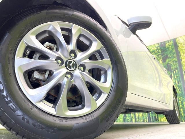 【純正15インチアルミホイール】外観にマッチした純正アルミホイールを装着しております。各種社外アルミホイールや、スタッドレスタイヤも取扱いしております。是非ご相談ください♪