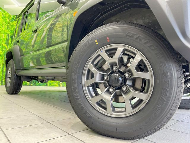 �y����15�C���`�A���~�z�C�[���z�O�ςɃ}�b�`���������A���~�z�C�[���𑕒����Ă���܂��B�e��ЊO�A���~�z�C�[����A�X�^�b�h���X�^�C�����戵�����Ă���܂��B���񂲑��k����������