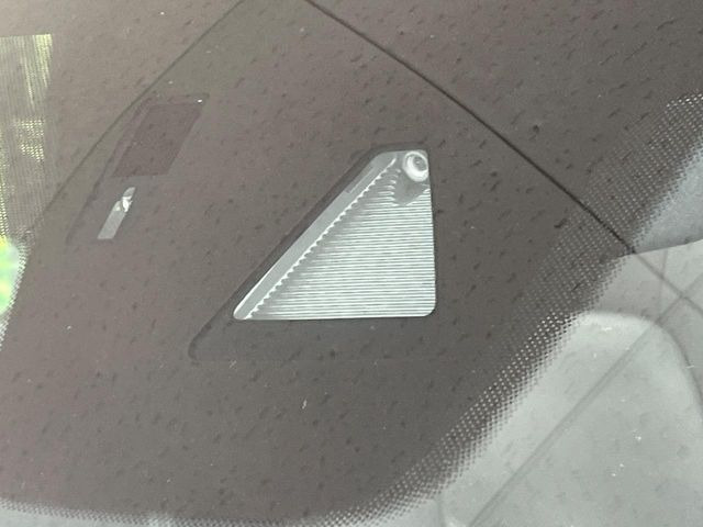 �y�X�}�[�g�u���[�L�T�|�[�g�z���s���ɑO���̎ԗ�����F�����A�Փ˂������Ȏ��͌x��ƃu���[�L�ŏՓˉ���Ɣ�Q�y�����A�V�X�g�B�����S�Ƀh���C�u�����y���݂��������܂��B