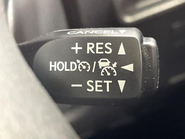 �y�g���^�Z�[�t�e�B�Z���X�z���s���ɑO���̎ԗ�����F�����A�Փ˂������Ȏ��͌x��ƃu���[�L�ŏՓˉ���Ɣ�Q�y�����A�V�X�g�B�����S�Ƀh���C�u�����y���݂��������܂��B