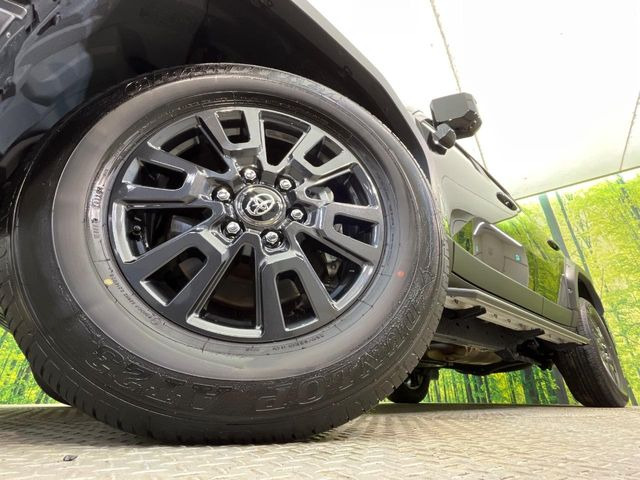 �y����18�C���`�A���~�z�C�[���z�O�ςɃ}�b�`���������A���~�z�C�[���𑕒����Ă���܂��B�e��ЊO�A���~�z�C�[����A�X�^�b�h���X�^�C�����戵�����Ă���܂��B���񂲑��k����������