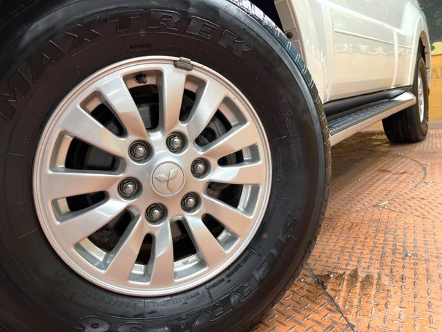 �y�����A���~�z�C�[���z�O�ςɃ}�b�`���������A���~�z�C�[���𑕒����Ă���܂��B�e��ЊO�A���~�z�C�[����A�X�^�b�h���X�^�C�����戵�����Ă���܂��B���񂲑��k����������