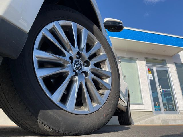 �y����18�C���`�A���~�z�C�[���z�O�ςɃ}�b�`���������A���~�z�C�[���𑕒����Ă���܂��B�e��ЊO�A���~�z�C�[����A�X�^�b�h���X�^�C�����戵�����Ă���܂��B���񂲑��k����������