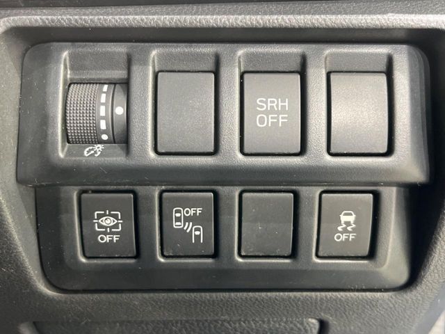 �y�����r�[�N���f�B�e�B�N�V�����z���s���A�h�A�~���[�̎��p�ɂȂ�₷���ӏ��Ɍ㑱�Ԃ��ڋ߂���ƃT�C�h�~���[�t�߂Ɍx����\���A�h���C�o�[�ɒ��ӊ��N�ƁA����̍ۂ̓n���h��������A�V�X�g�����܂��B