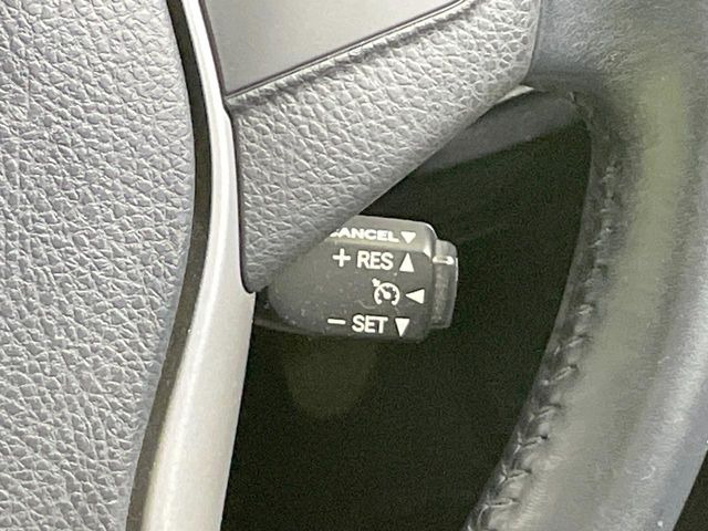 �y�N���[�Y�R���g���[���z�������H�����N���N���s�B�A�N�Z���𗣂��Ă���葬�x�ő��s���ł��A�������^�]���̕��S���y��!�����E�������ȒP�ȃX�C�b�`����Œ����ł��܂��B