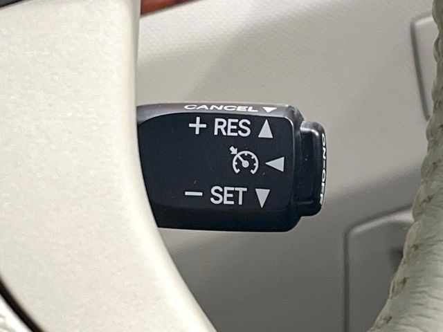 �y�N���[�Y�R���g���[���z�������H�����N���N���s�B�A�N�Z���𗣂��Ă���葬�x�ő��s���ł��A�������^�]���̕��S���y��!�����E�������ȒP�ȃX�C�b�`����Œ����ł��܂��B