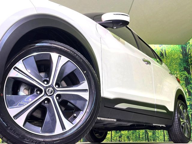 �y����17�C���`�A���~�z�C�[���z�O�ςɃ}�b�`���������A���~�z�C�[���𑕒����Ă���܂��B�e��ЊO�A���~�z�C�[����A�X�^�b�h���X�^�C�����戵�����Ă���܂��B���񂲑��k����������