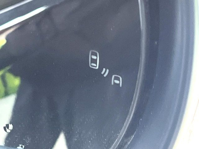 �y�u���C���h�X�|�b�g���j�^�[�z���s���A�h�A�~���[�̎��p�ɂȂ�₷���ӏ��Ɍ㑱�Ԃ��ڋ߂���ƃT�C�h�~���[�t�߂Ɍx����\���A�h���C�o�[�ɒ��ӊ��N�����Ă���܂��B