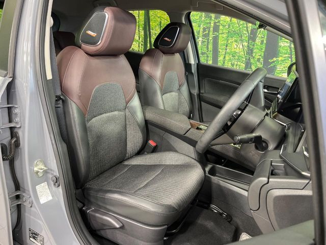 �y�n�[�t���U�[�V�[�g�z�������ƍ���S�n�𗼗������l�C�̃V�[�g���w�ʁE���ʂ̃t�@�u���b�N�f�ނ́A�ʋC���̗ǂ��⊊��ɂ����ɗD��Ă��܂��B�C���╞���ɍ��E���ꂸ���K�ɂ���肢�������܂��B