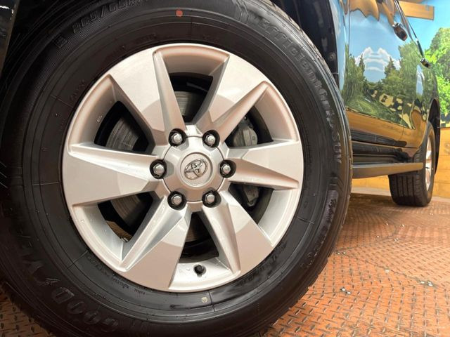 �y�����A���~�z�C�[���z�O�ςɃ}�b�`���������A���~�z�C�[���𑕒����Ă���܂��B�e��ЊO�A���~�z�C�[����A�X�^�b�h���X�^�C�����戵�����Ă���܂��B���񂲑��k����������