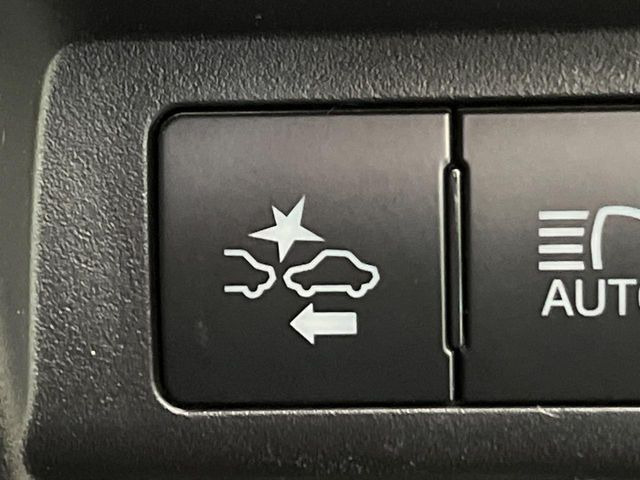 �y�g���^�Z�[�t�e�B�Z���X�z���s���ɑO���̎ԗ�����F�����A�Փ˂������Ȏ��͌x��ƃu���[�L�ŏՓˉ���Ɣ�Q�y�����A�V�X�g�B�����S�Ƀh���C�u�����y���݂��������܂��B