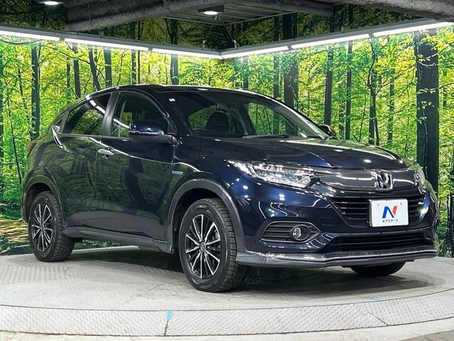 高透明度のガラス皮膜で撥水はもちろん、上質なツヤ・光沢を実現。紫外線や酸性雨から大切な愛車を保護し、色あせ・劣化を防止。「弾スプラッシュコート」、「弾プリミッサコート」からお選びいただけます。