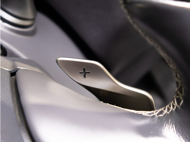 パドルシフト標準装備!