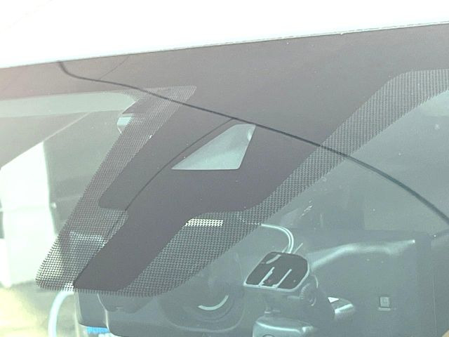 �y�C���e���W�F���g�G�}�[�W�F���V�[�u���[�L�z�t�����g�J�����őO���̎ԗ�����s�҂����m�B�Փ˂������Ȏ��͏Փ˔�Q�y���u���[�L���쓮�A�Փˉ�����T�|�[�g�B�����S�Ƀh���C�u�����y���݂��������܂��B