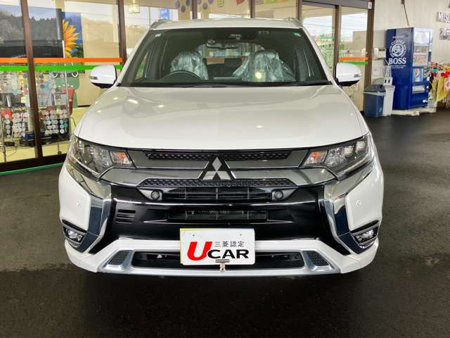 アウトランダーPHEV2.4 G プレミアムパッケージ 4WD