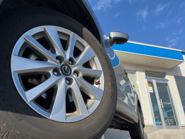 �y����17�C���`�A���~�z�C�[���z�O�ςɃ}�b�`���������A���~�z�C�[���𑕒����Ă���܂��B�e��ЊO�A���~�z�C�[����A�X�^�b�h���X�^�C�����戵�����Ă���܂��B���񂲑��k����������